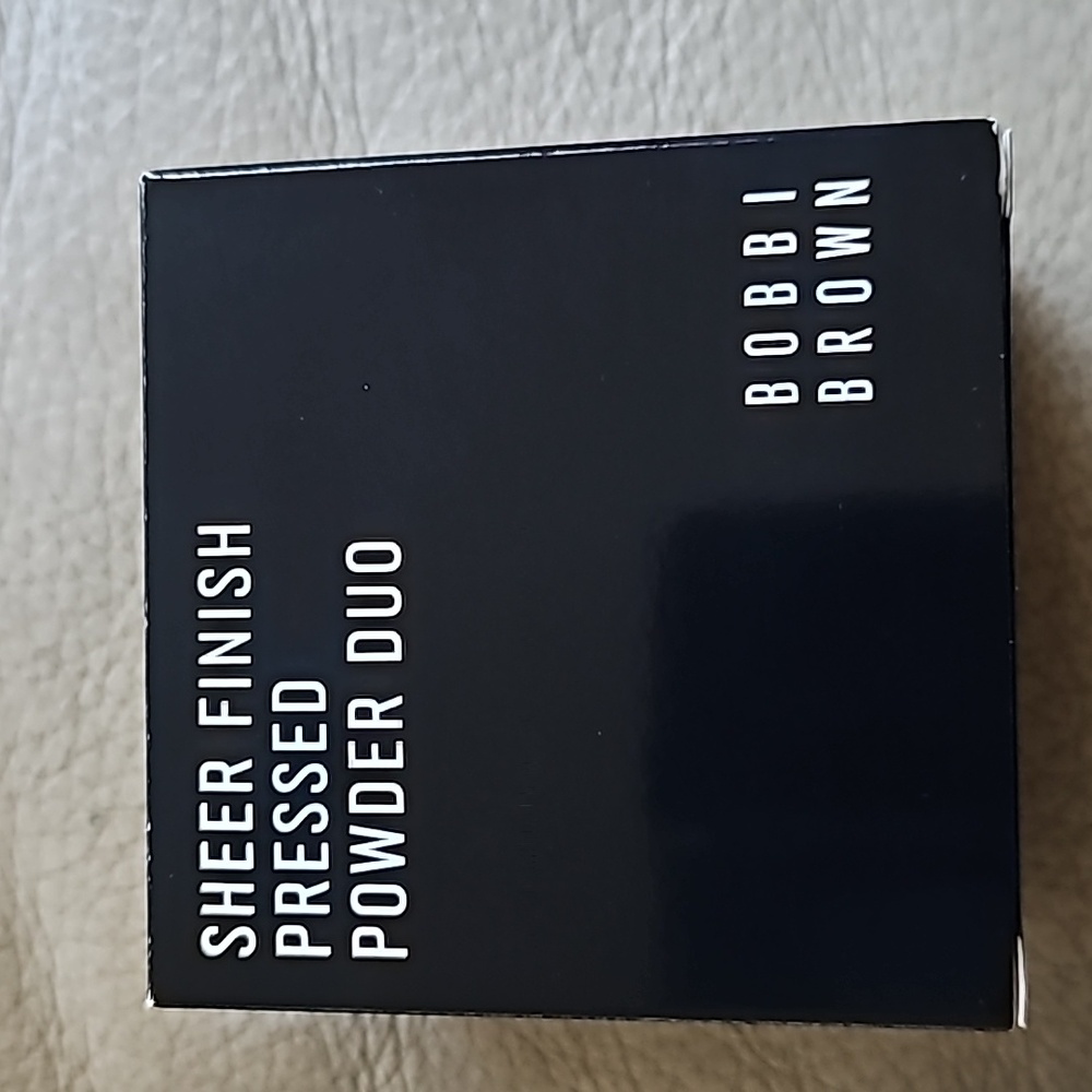 2 x Bobbi brown sheer finish pressed powder. Pale yellow. $46×2